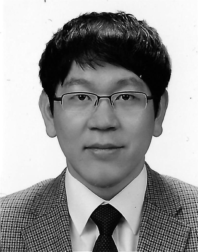 Seokhwan-Lee-grayScaled.jpg